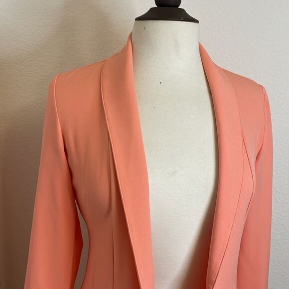 DYNAMITE coral collared blazer with pockets | size XS - Picture 3 of 9